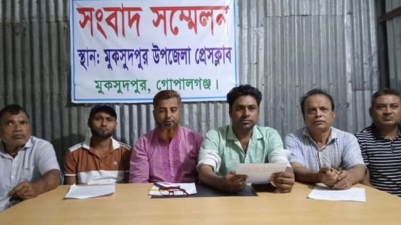 গোপালগঞ্জে আ.লীগ নেতাদের পদত্যাগের ঢল