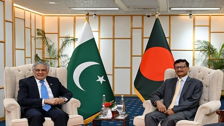 পররাষ্ট্র উপদেষ্টার সঙ্গে বৈঠকে পাকিস্তানের পররাষ্ট্রমন্ত্রী