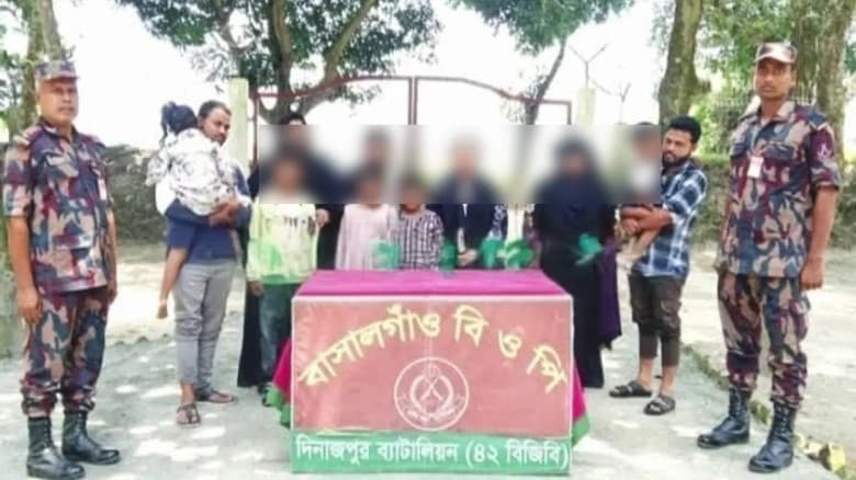 সীমান্তে ১১ বাংলাদেশিকে বিএসএফের পুশইন