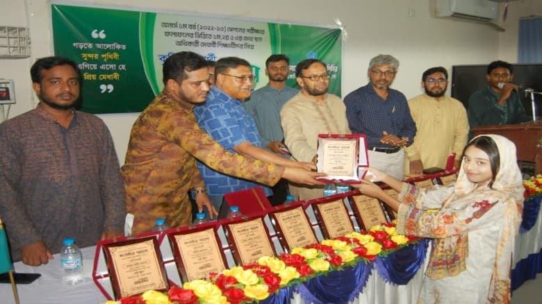 সরকারি আজিজুল হক কলেজ ছাত্রশিবিরের কৃতি শিক্ষার্থী সংবর্ধনা প্রদান
