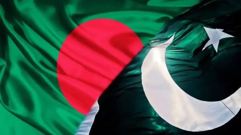 বাংলাদেশ-পাকিস্তান সম্পর্কে নতুন মোড়, লাভ কার বেশি?