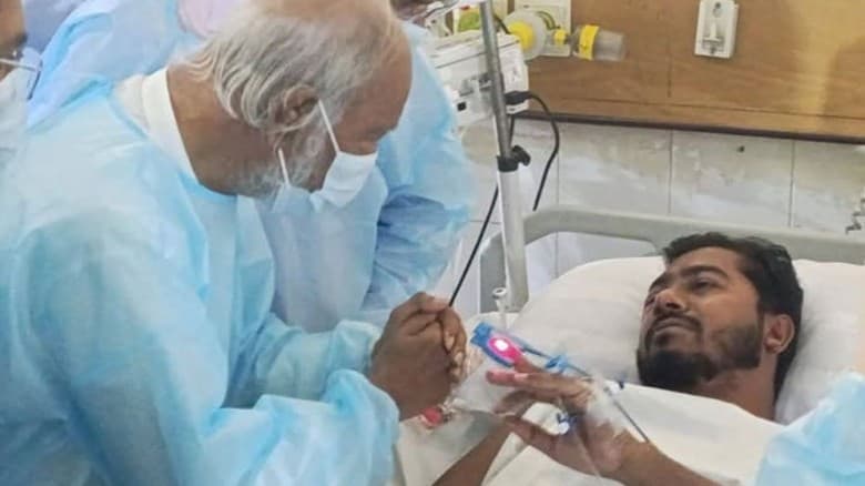 নুরকে দেখতে হাসপাতালে বিএনপি নেতা মঈন খান