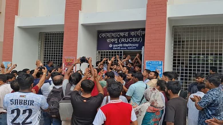 রাকসু নির্বাচনী কার্যক্রমে ছাত্রদলের বাধা, কার্যালয়ে ভাঙচুর