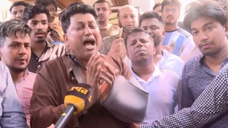 নিষিদ্ধ ছাত্রলীগ চবি শিক্ষার্থীদের দা দিয়ে কোপাচ্ছে: উপ-উপাচার্য