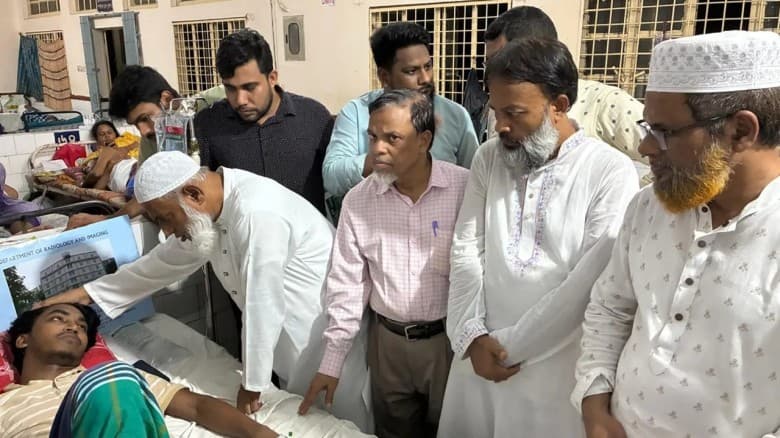চবির আহত ছাত্রদের খোঁজ নিতে হাসপাতালে জামায়াত নেতারা