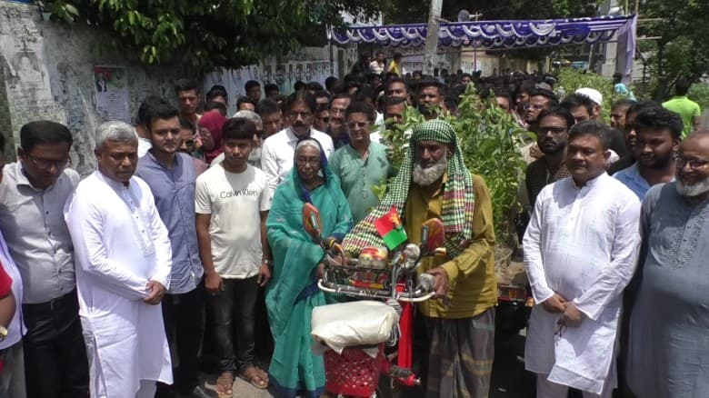বিএনপির প্রতিষ্ঠাবার্ষিকীতে যশোরে ১৭শ ৫০ টি গাছের চারা বিতরণ