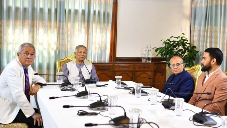 নির্বাচন ফেব্রুয়ারিতেই, অন্য দেশের থাবার সুযোগ যেন না থাকে : প্রধান উপদেষ্টা
