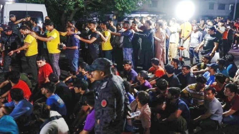 মালয়েশিয়ায় ধরপাকড় অভিযানে ৪০০ বাংলাদেশি আটক