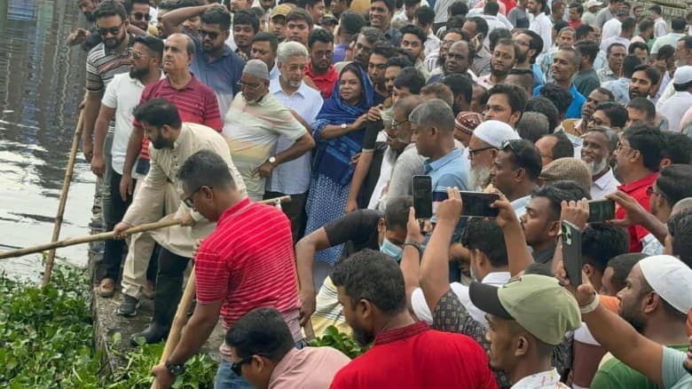তারেক রহমানের নির্দেশে বৃক্ষরোপণ ও খাল পরিষ্কার করলেন ইশরাক