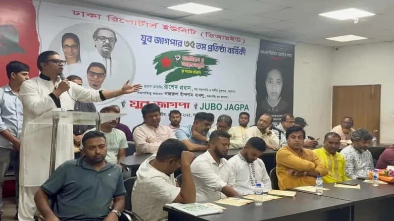 আ.লীগ এখন জাতীয় পার্টির কাঁধে ভর করতে চাইছে : রাশেদ প্রধান