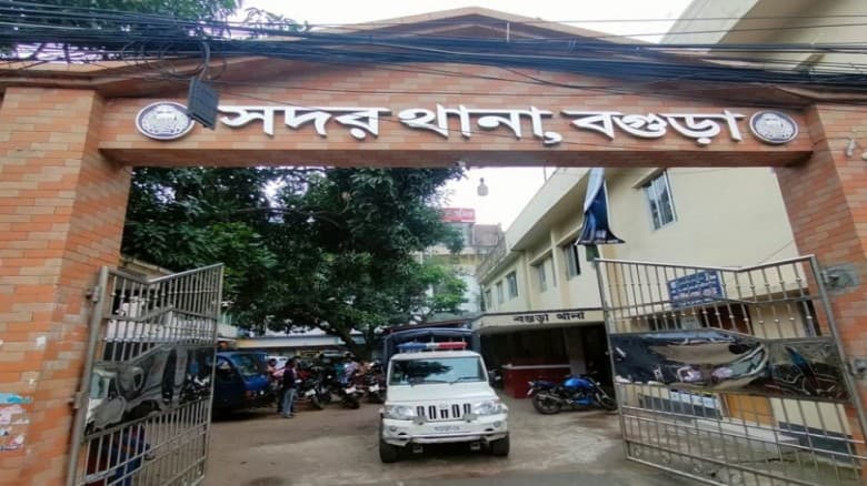 বগুড়ার এক ব্যবাসায়ীকে কুপিয়ে হত্যা