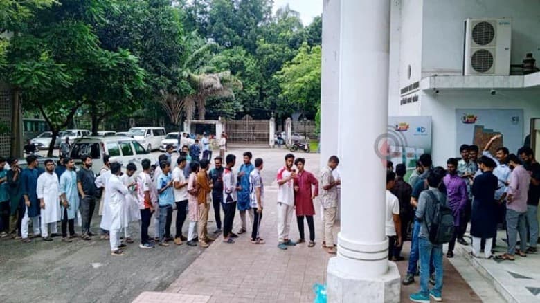 ডাকসুতে শান্তিপূর্ণ পরিবেশে ভোটগ্রহণ চলছে