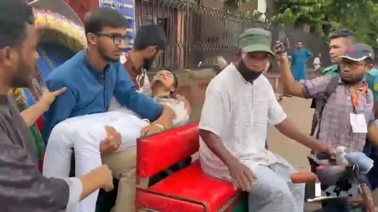 অমর একুশে হলের এজিএস প্রার্থী অর্ক অসুস্থ, হাসপাতালে ভর্তি