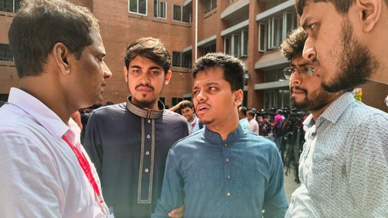 নির্বাচন কমিশন পক্ষপাতদুষ্ট আচরণ করছে বলে অভিযোগ ফরহাদের