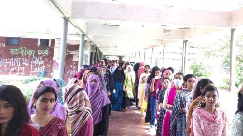 সাদিক-ফরহাদের ব্যালটে ‘অটো ভোটের’ অভিযোগ,  নির্বাচন কমিশনের সিসিটিভি যাচাই