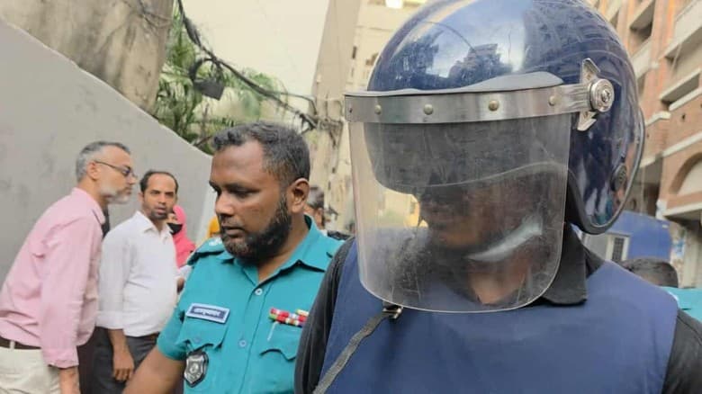 ডাকসু নির্বাচনে সেই ভুয়া সাংবাদিক গ্রেপ্তার