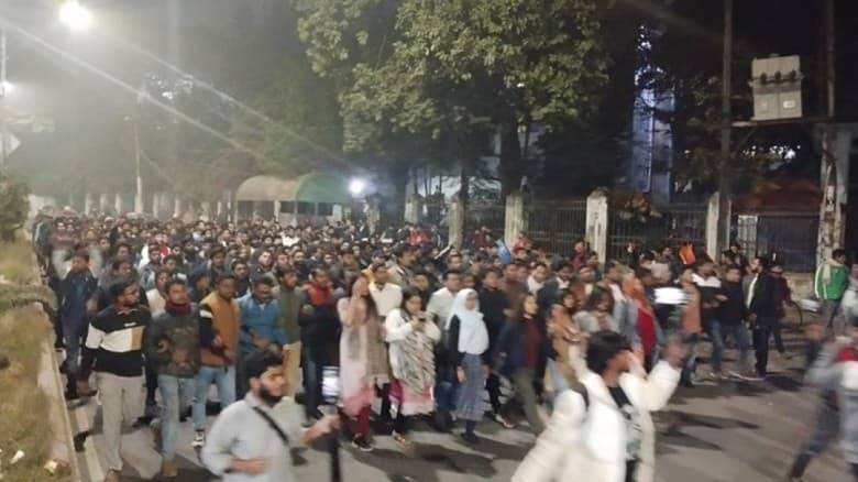 ‘ভোট চোর’ স্লোগান দিয়ে মিছিল ঢাবি ছাত্রদলের
