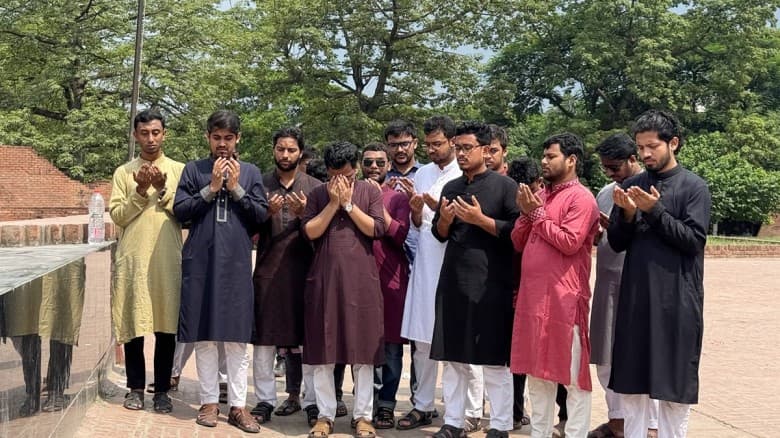 প্রথমবারের মতো রায়েরবাজারে ৭১’র শহীদদের শ্রদ্ধা জানালো শিবির !