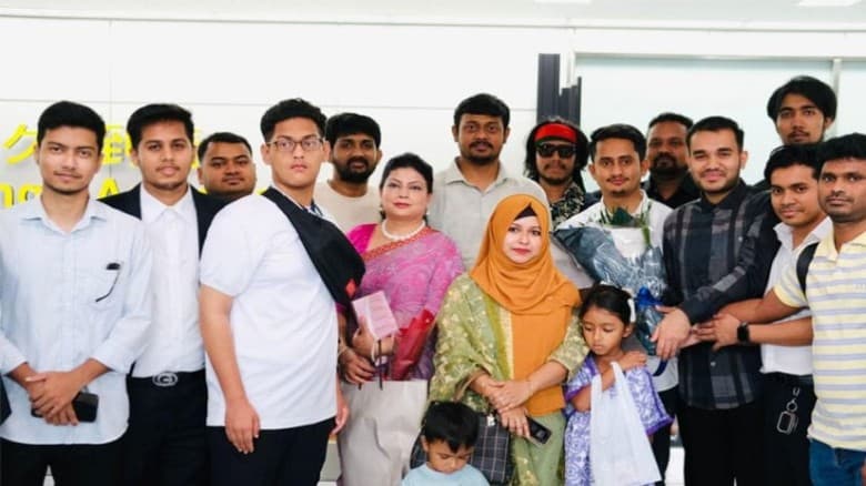 জাপান পৌঁছেছে এনসিপির প্রতিনিধি দল