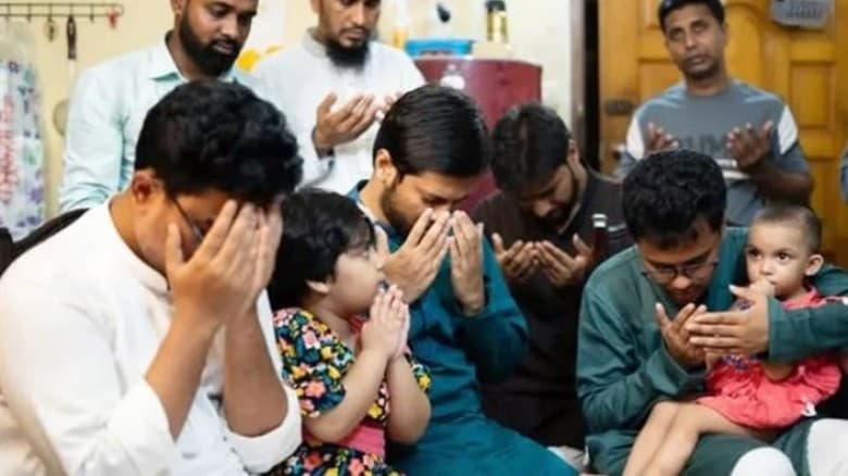 ডাকসু নির্বাচনের সময় মারা যাওয়া  সেই সাংবাদিকের পরিবারের পাশে সাদিক-ফরহাদ