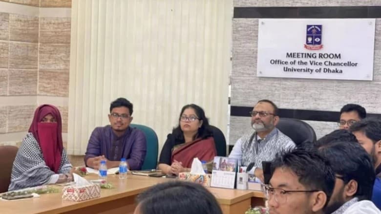 ডাকসুর প্রথম সভায় নির্বাচিত পাঁচ সিনেট প্রতিনিধি