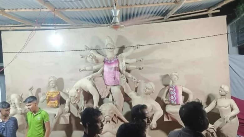 কুষ্টিয়ায় মন্দিরে প্রতিমা ভাঙচুর, ক্যামেরা চুরি