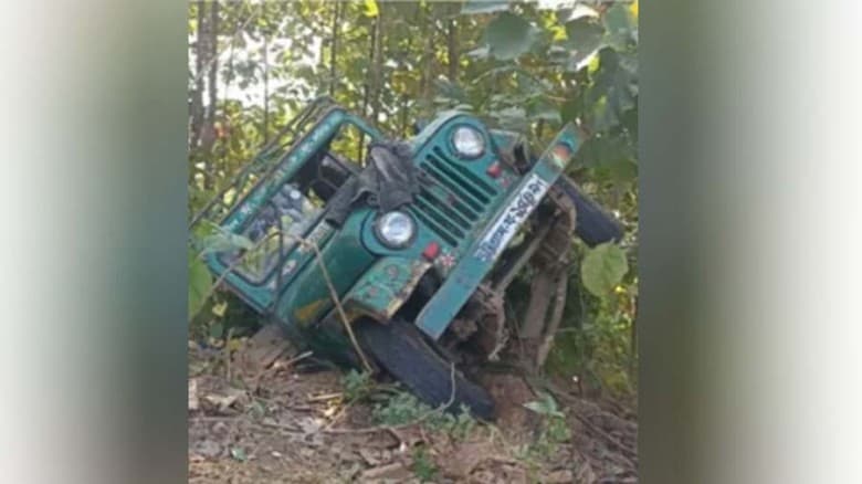 সাজেকে পর্যটকবাহী জিপ খাদে পড়ে খুবি ছাত্রী নিহত, আহত ১২