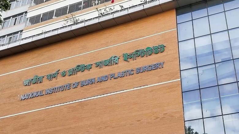 যাত্রাবাড়ীতে এসি বিস্ফোরণে একই পরিবারের ৪ জন দগ্ধ