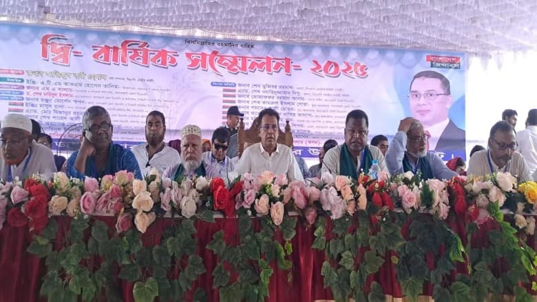 আ.লীগকে আইনের মাধ্যমে নিষিদ্ধ করতে হবে : হেলাল