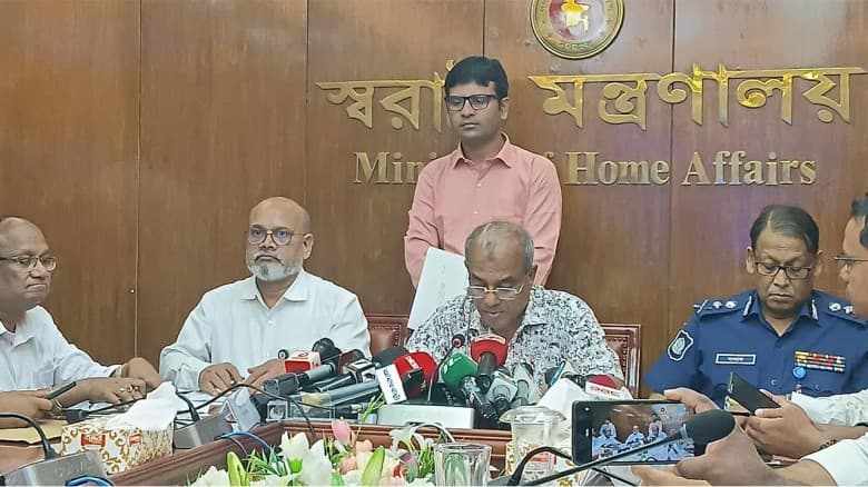 ২৪ সেপ্টেম্বর থেকে আইনশৃঙ্খলা বাহিনী মাঠে থাকবে : স্বরাষ্ট্র উপদেষ্টা