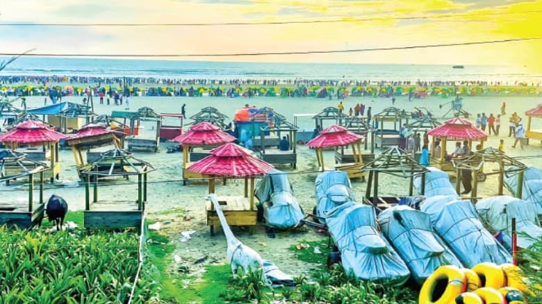 রাতের আঁধারে কক্সবাজার সৈকতের বালিয়াড়ি দখল, প্রশাসন ‘বিব্রত’