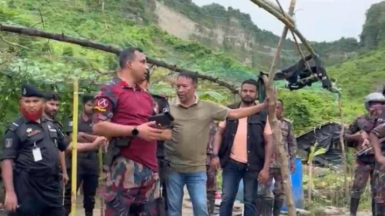 টেকনাফে মানবপাচারকারীদের আস্তানা থেকে ৮০ জন উদ্ধার