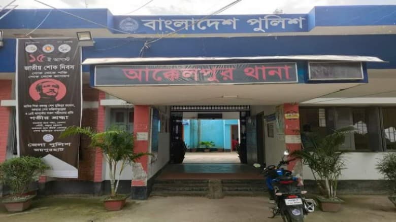জয়পুরহাটে ইউপি সদস্যের মাথা ফাটালেন মাদকসেবী