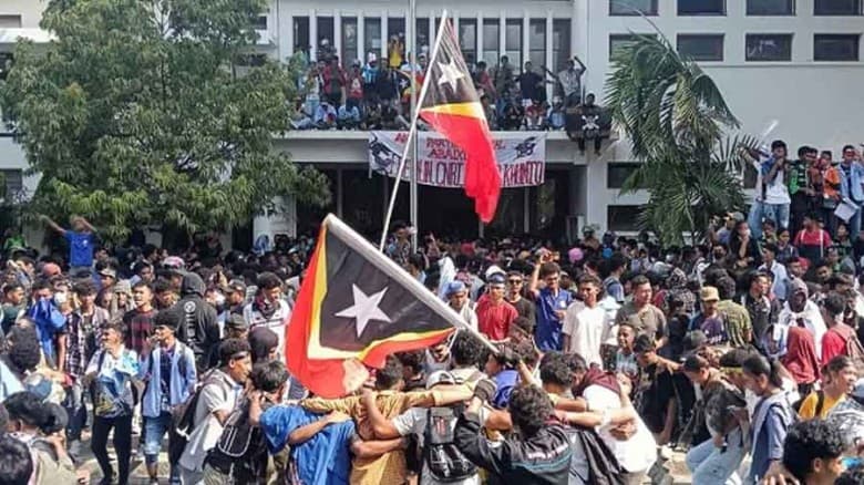 এবার জেন-জিদের বিক্ষোভে উত্তাল মাদাগাস্কার, রাজধানীতে কারফিউ