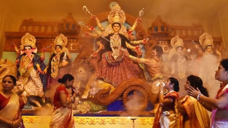 আজ শারদীয় দুর্গোৎসবের মহাসপ্তমী