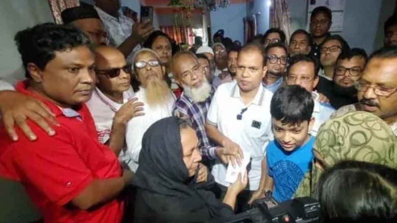 বগুড়ায় যুবদল নেতা রাহুল সরকারের পরিবারের পাশে তারেক রহমান