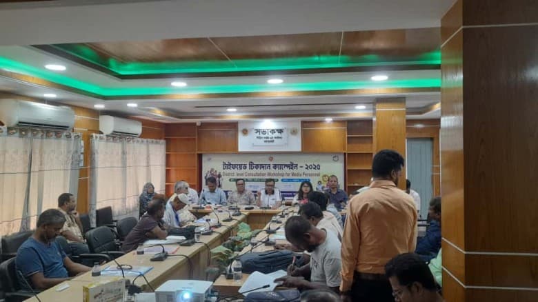 জয়পুরহাটে টাইফয়েড টিকাদান ক্যাম্পেইন