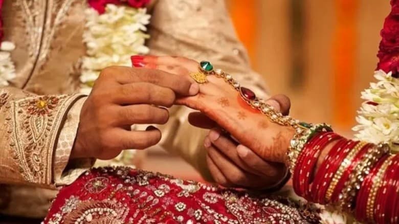 বিয়ে মানুষকে সুস্থ ও সুখী করে, বলছে গবেষণা