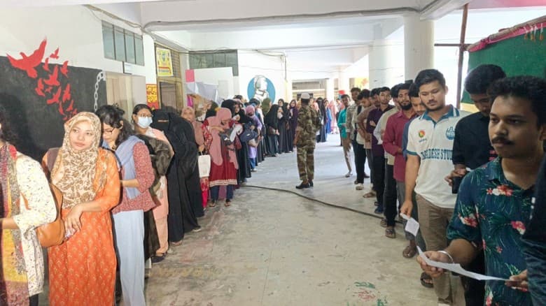 চাকসু ভোটে স্বাক্ষরবিহীন ব্যালট বিতরণের অভিযোগ ছাত্রদল-শিবিরের
