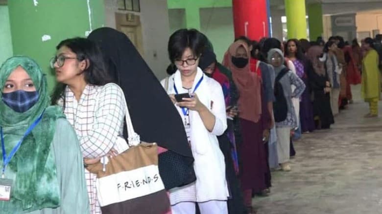 সাড়ে চার ঘণ্টায় ভোট পড়ল ৪০ শতাংশ: নির্বাচন কমিশন
