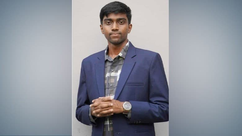 রাকসুতে শিবির প্যানেল থেকে বিজয়ী সনাতন ধর্মাবলম্বী সুজন চন্দ্র