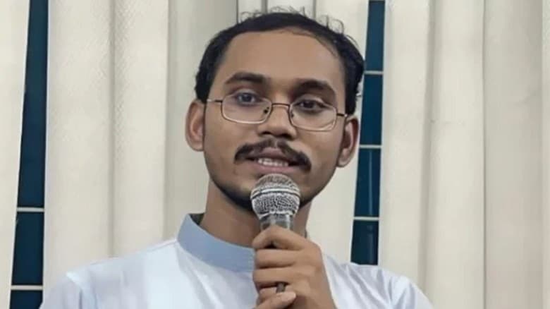 জামায়াতের বিরুদ্ধে কথা বললে তাদের 'বট টিম' হাজির হয়