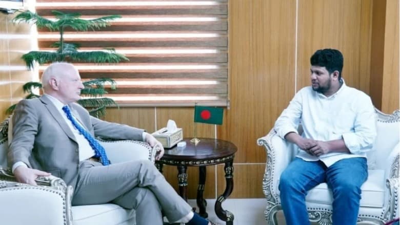 গণমাধ্যমের ওপর কোনো ধরনের চাপ নেই: তথ্য উপদেষ্টা