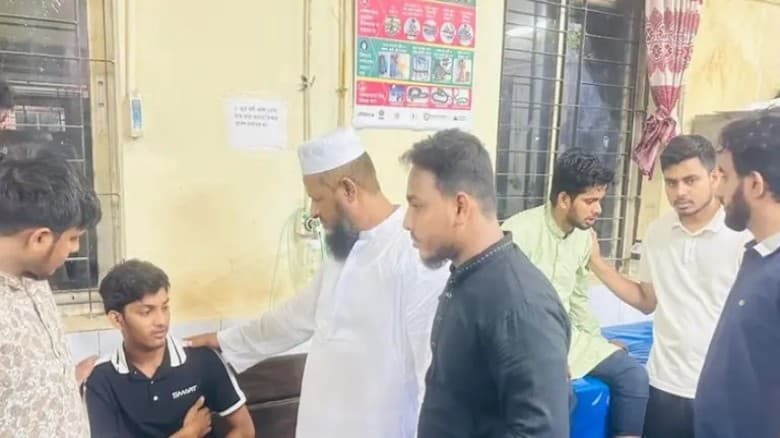 ফেনীতে মহিলা জামায়াতের বৈঠকে হামলার অভিযোগ, আহত ২০