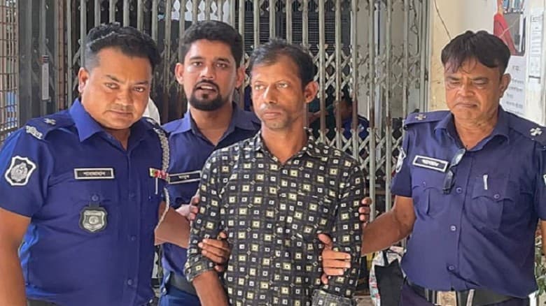 ট্রাফিক বক্সের সামনে ক্রন্দনরত কিশোরীকে বাসায় নিয়ে ধর্ষণ করলো কনস্টেবল