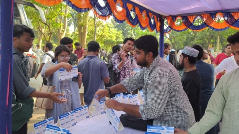 ইবি ছাত্রশিবিরের আয়োজনে দুইদিন ব্যাপী একাডেমিক ক্যালেন্ডার বিতরণ