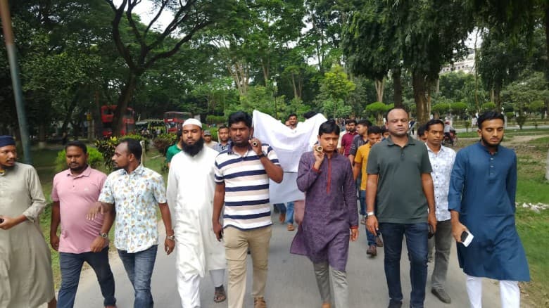 সাজিদ হত্যার শততম দিন, শিক্ষার্থীদের প্রতীকী লাশ ও মৌন মিছিল