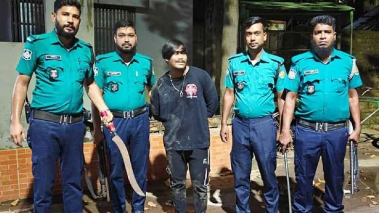 মোহাম্মদপুরের ‘শীর্ষ ছিনতাইকারী’ পাঁয়তারা শাহিন গ্রেপ্তার