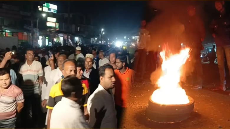 মেহেরপুরে বিএনপির প্রার্থী পরিবর্তনের দাবিতে সড়কে বিক্ষোভ