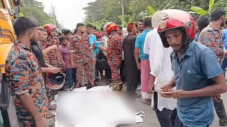 নোয়াখালীতে ট্রাকচাপায় অটোরিকশার ৬ যাত্রী নিহত